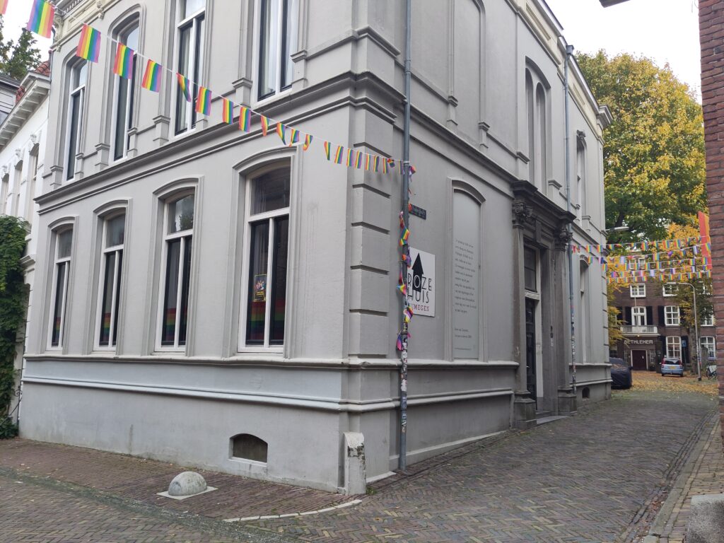 Roze Huis regio nijmegen pand